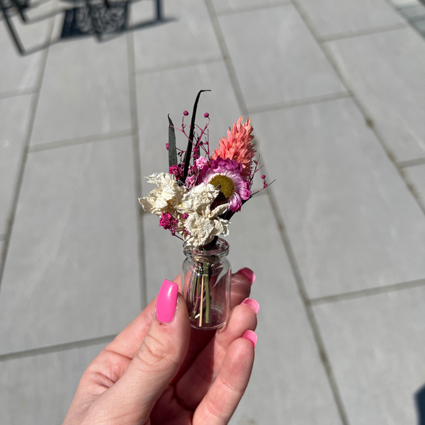 Miniature Dried Flower Bouquet's for Bees｜BEEQUET'S – The Last Bunch