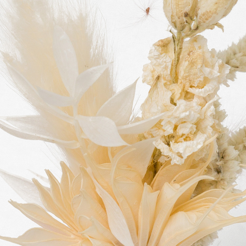Cream dried flower mini bouquet